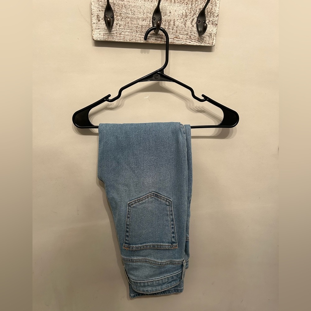 Worn once light blue Hollister ultra high rise jeans.